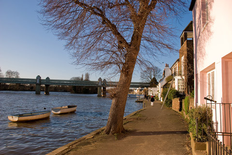 Chiswick man and van W4 removals
