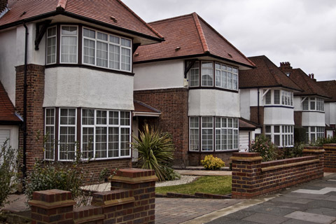 IG6 man and van hire Barkingside removals