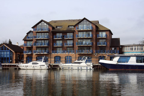 KT2 man and van hire Kingston upon Thames removals