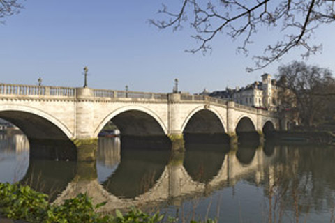 TW9, TW10 man and van Richmond Upon Thames removals