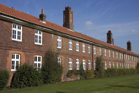 Walton-on-Thames man and van KT12 removals
